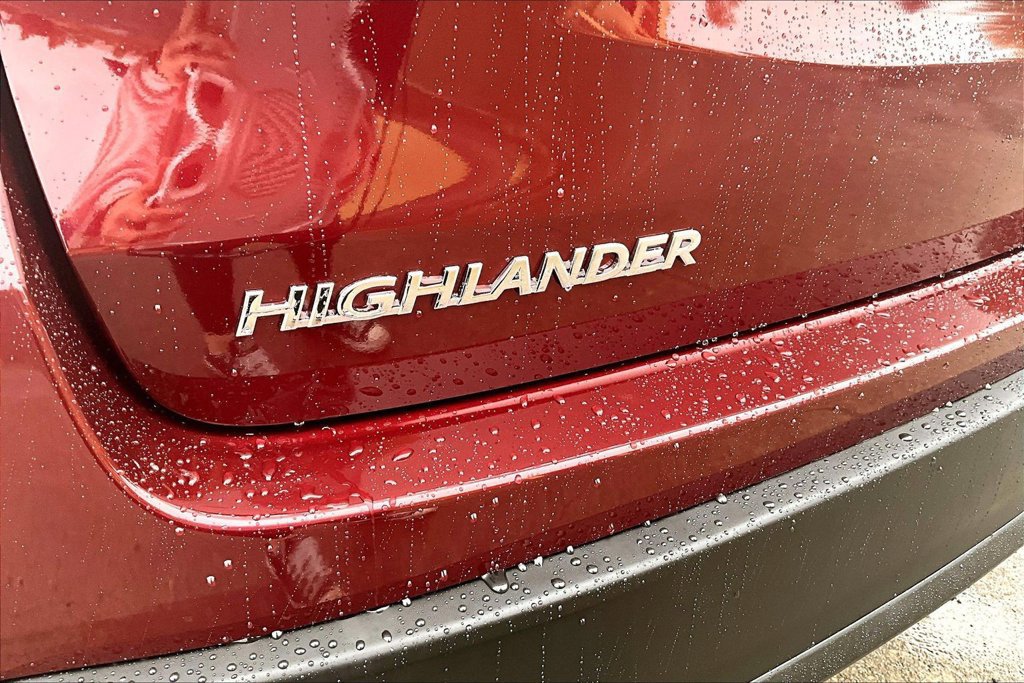 Used 2014 Toyota Highlander LE FWD image 33