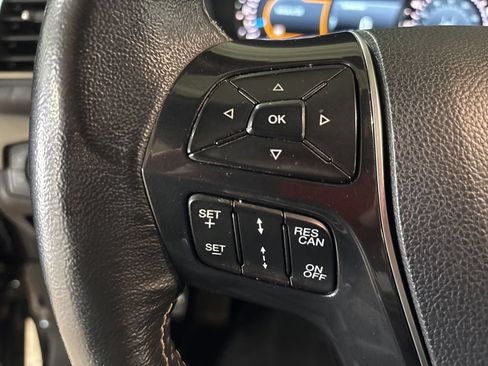 Used 2019 Ford Explorer Platinum AWD/4WD image 12