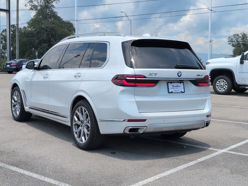 Used 2024 BMW X7 xDrive40i w/ Executive Package AWD/4WD image 3