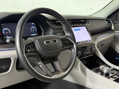 Used 2022 Jeep Grand Cherokee L Overland w/ Luxury Tech Group IV AWD/4WD image 46