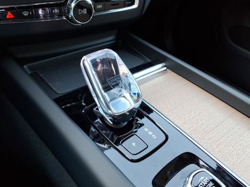 New 2026 Volvo XC60 B5 Plus w/ Protection Package Premier image 18