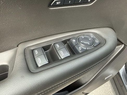 Used 2023 Cadillac XT6 Premium Luxury image 12