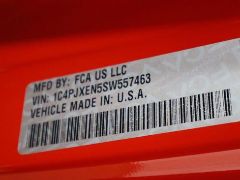 Used 2025 Jeep Wrangler Unlimited Sahara AWD/4WD image 30
