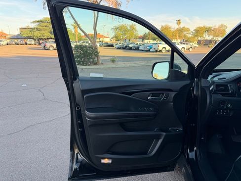 Used 2021 Honda Ridgeline Black Edition image 21