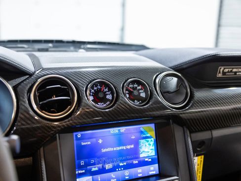 Used 2022 Ford Mustang Shelby GT500 w/ Carbon Fiber Track Pack RWD image 45