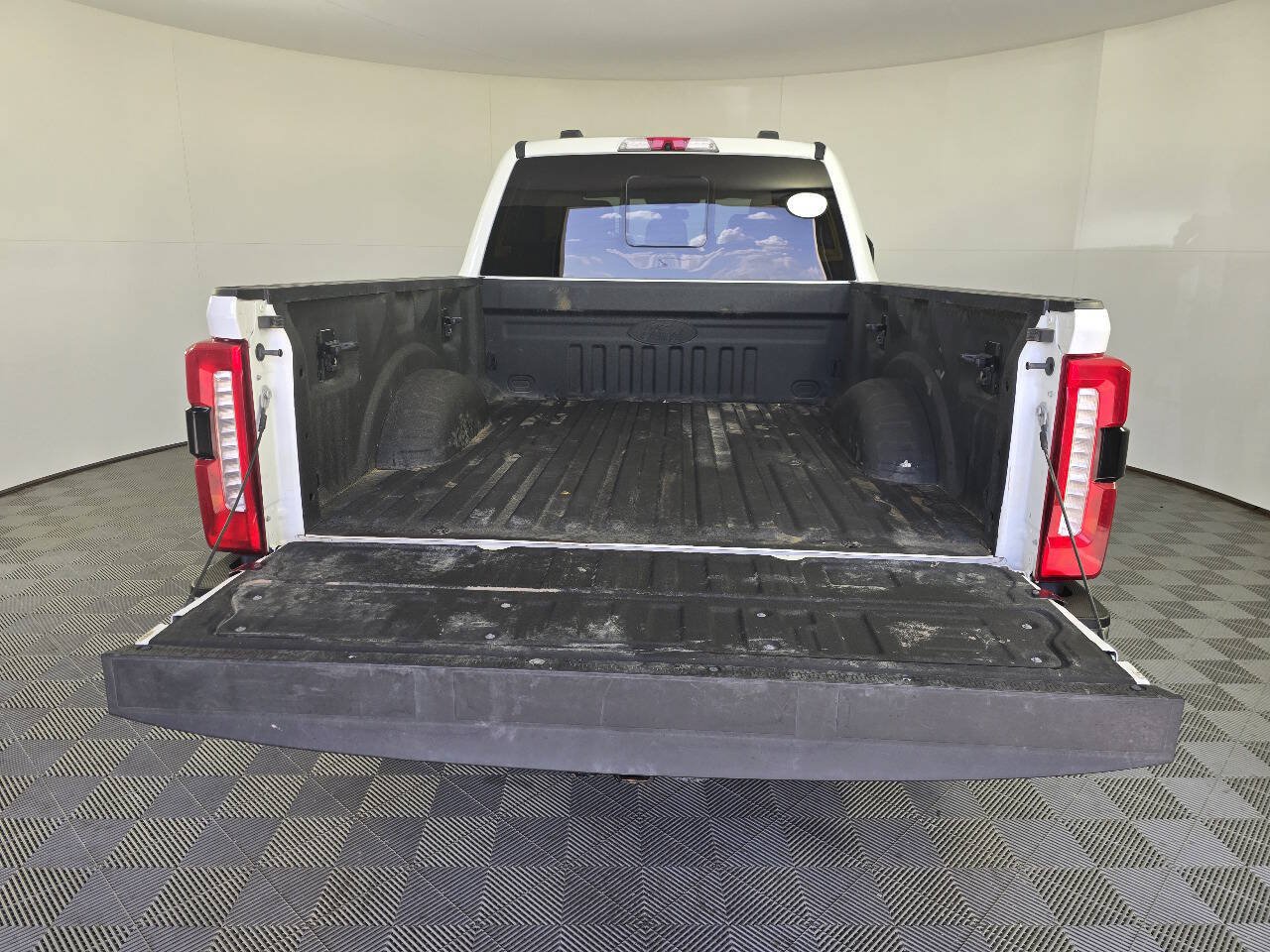 Used 2023 Ford F250 Lariat w/ Chrome Package AWD/4WD image 9