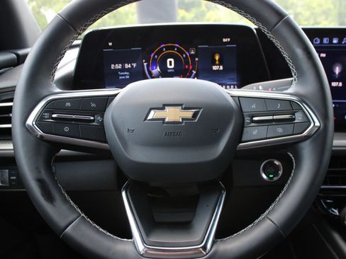 Used 2026 Chevrolet Traverse LT w/ Driver Confidence Package FWD image 31
