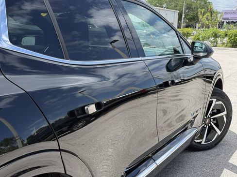 Used 2025 Chevrolet Equinox EV LT w/ Convenience Package image 8