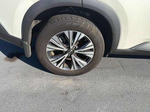 Used 2022 Nissan Rogue SV FWD image 7