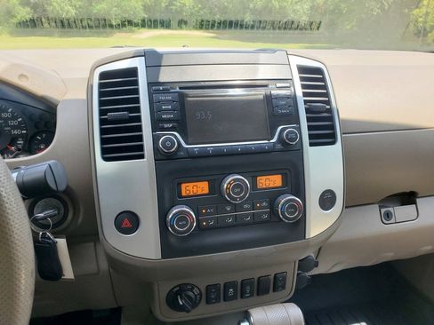 Used 2016 Nissan Frontier SV AWD/4WD image 16