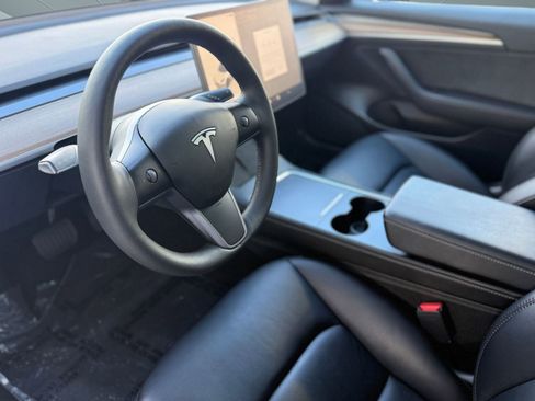 Used 2023 Tesla Model 3 Standard Range image 4