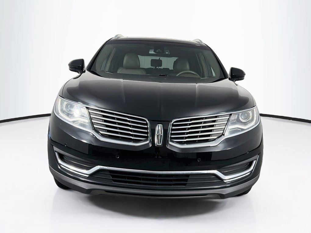 Used 2017 Lincoln MKX Reserve w/ Driver Assistance Package FWD image 2