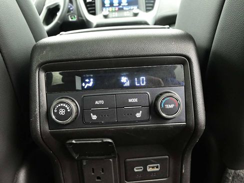 Used 2023 GMC Acadia SLT w/ Preferred Package AWD/4WD image 41