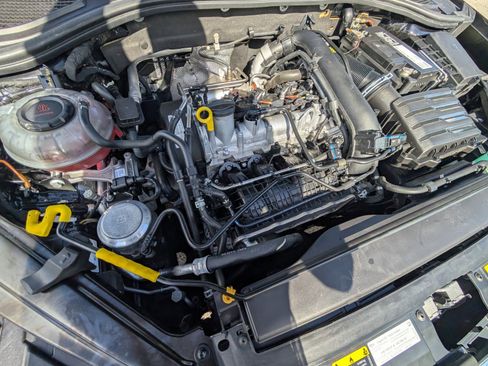 Used 2020 Volkswagen Jetta SE w/ SE Cold Weather Package image 15