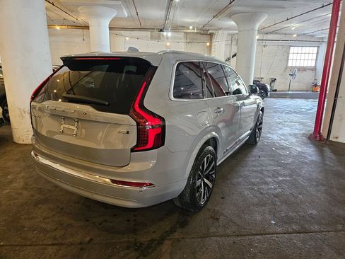 Certified 2025 Volvo XC90 B5 Core AWD/4WD image 4