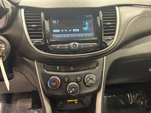 Used 2017 Chevrolet Trax LT AWD/4WD image 29
