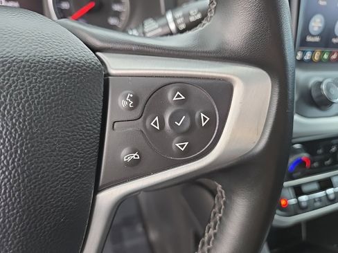 Used 2023 GMC Acadia SLT image 21