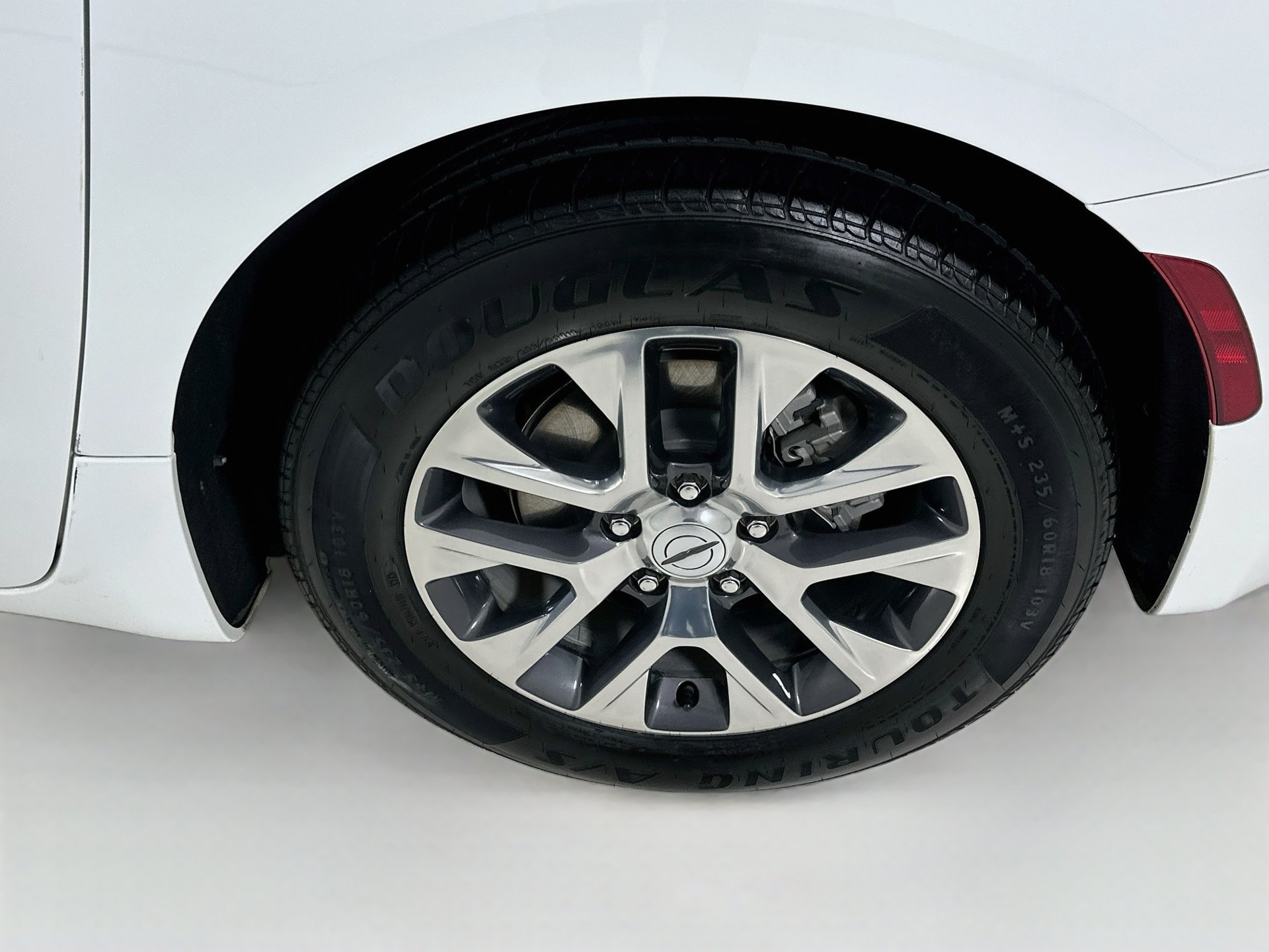 Used 2023 Chrysler Pacifica Pinnacle FWD image 35