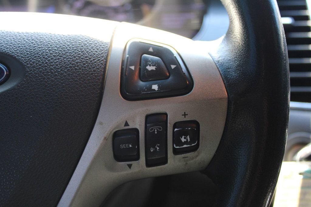 Used 2013 Ford Taurus SEL FWD image 23