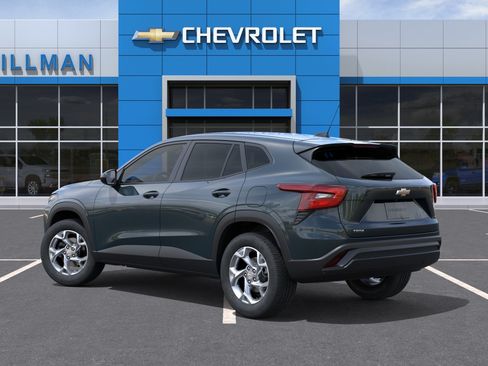 New 2026 Chevrolet Trax LS w/ LS Convenience Package FWD image 3