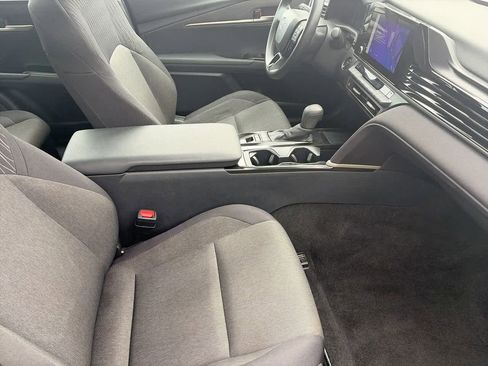 Used 2025 Toyota Camry LE FWD image 8