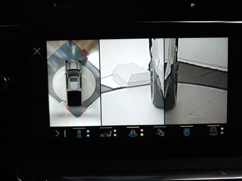 Used 2023 GMC Sierra 1500 Denali w/ Technology Package AWD/4WD image 19