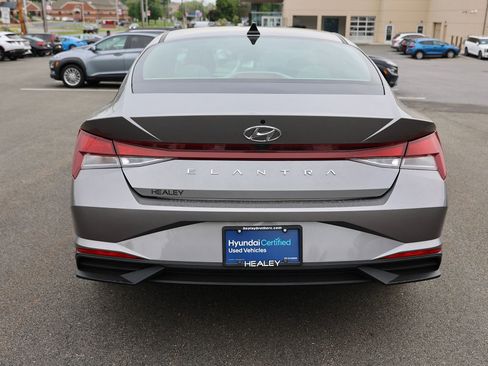 Certified 2023 Hyundai Elantra SEL w/ Convenience Package FWD image 6