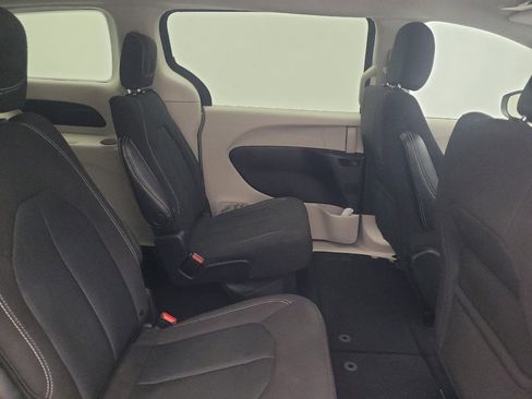 Used 2023 Chrysler Voyager LX FWD image 19