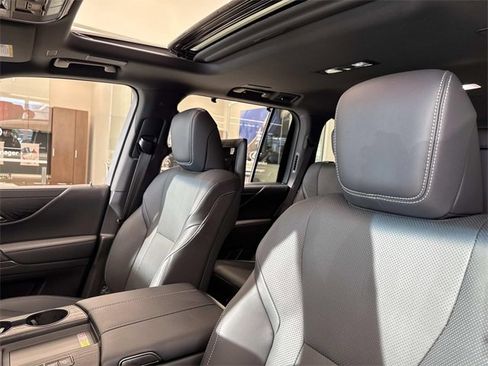 Certified 2025 Lexus LX 600 4WD w/ Appearance Package image 30