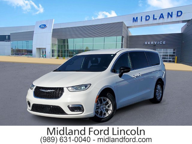 Used 2025 Chrysler Pacifica Select FWD 360° Tour