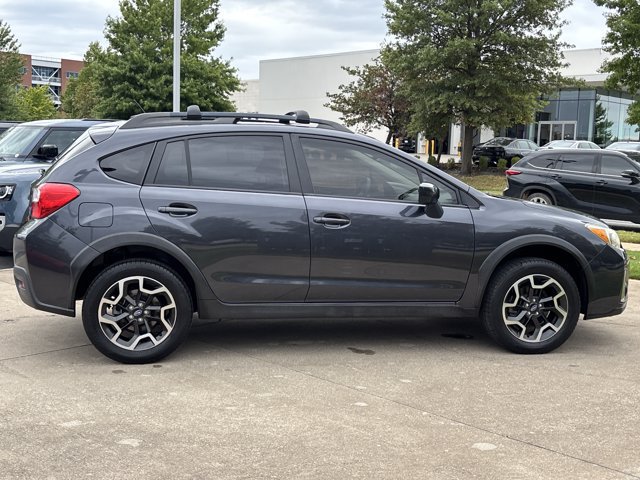 Used 2017 Subaru Crosstrek 2.0i Premium AWD/4WD image 2
