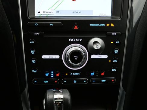 Certified 2019 Ford Explorer Limited w/ Class III Trailer Tow Package AWD/4WD image 18