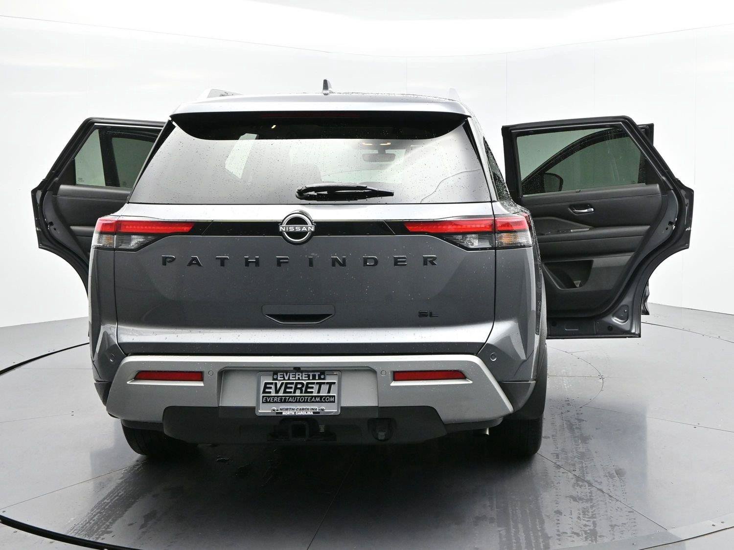 Used 2025 Nissan Pathfinder SL w/ SL Premium Package FWD image 37
