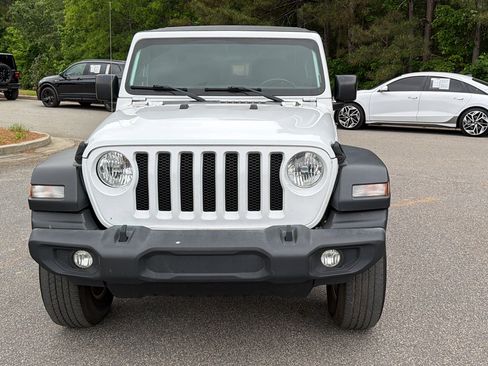 Used 2020 Jeep Wrangler Sport AWD/4WD image 3