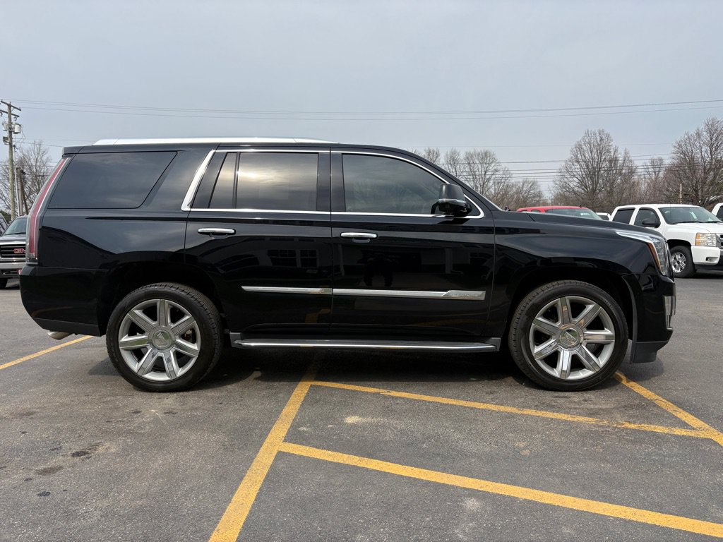 Used 2016 Cadillac Escalade Luxury AWD/4WD image 5