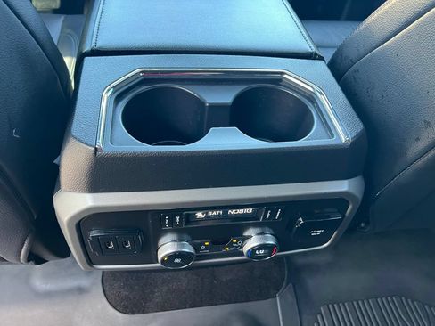 Used 2020 Ford Expedition XLT w/ Equipment Group 202A AWD/4WD image 22