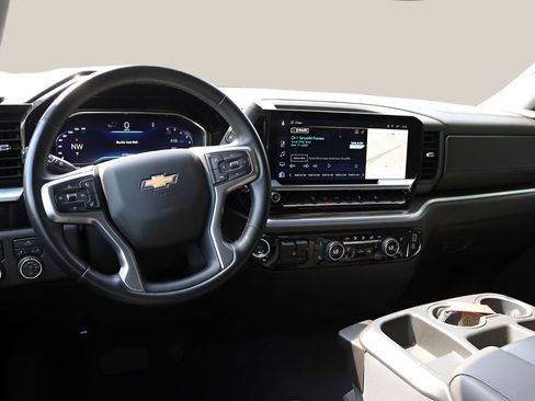 Used 2025 Chevrolet Silverado 2500 LT w/ Convenience Package AWD/4WD image 15