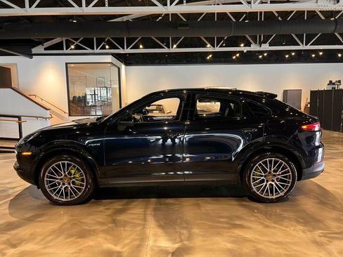 Used 2022 Porsche Cayenne PlatinumEditionCoupe/Hybrid/Ht image 2