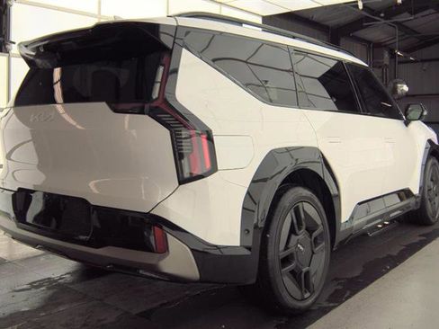 Used 2024 Kia EV9 GT-Line image 4