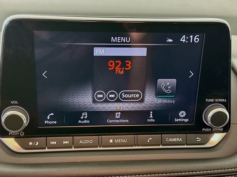 Used 2024 Nissan Rogue SV image 21