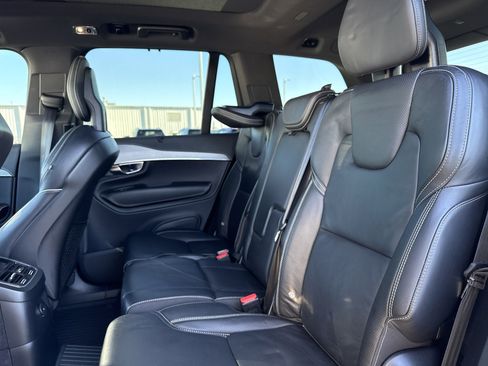 Used 2022 Volvo XC90 T8 R-Design w/ Advanced Package image 32