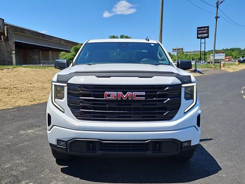 Used 2025 GMC Sierra 1500 Elevation AWD/4WD image 2