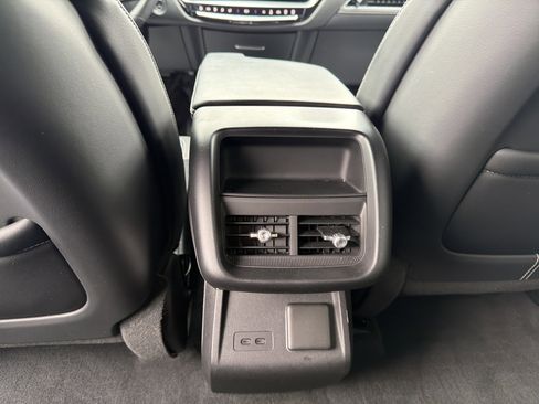 Certified 2024 Cadillac Lyriq Luxury image 25