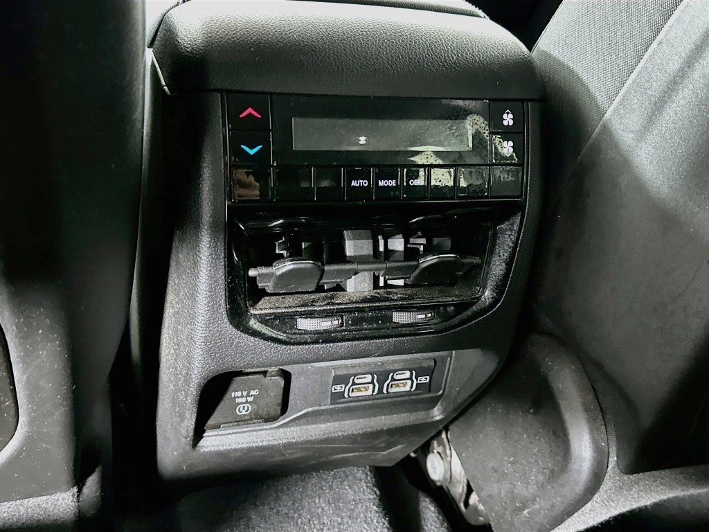 Used 2023 Jeep Grand Cherokee L Laredo w/ Luxury Tech Group I AWD/4WD image 32