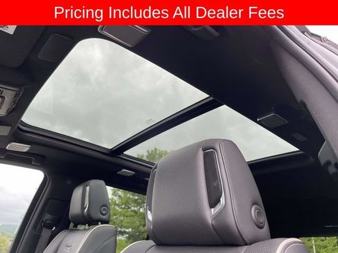 Used 2022 Cadillac Escalade Premium Luxury w/ Performance Package AWD/4WD image 28