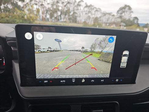 New 2025 Ford Maverick XL image 39