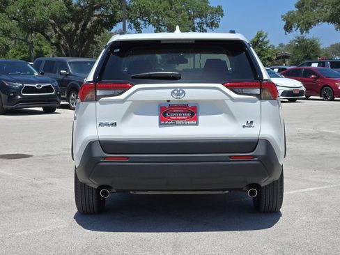 Certified 2025 Toyota RAV4 LE AWD/4WD image 4