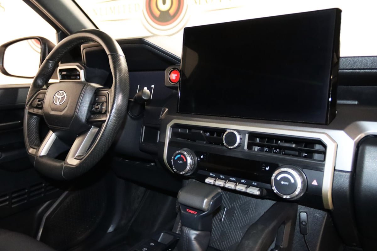 Used 2024 Toyota Tacoma TRD Off-Road AWD/4WD image 59
