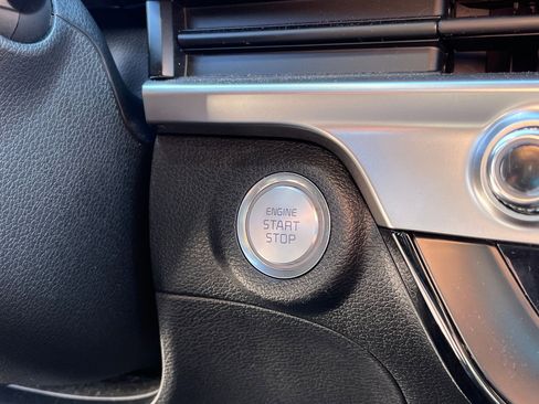 Used 2024 Kia Telluride EX w/ EX Captain's Chair Package image 34