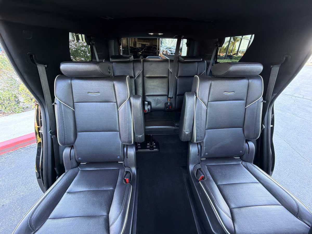 Used 2021 Cadillac Escalade Premium Luxury RWD image 23